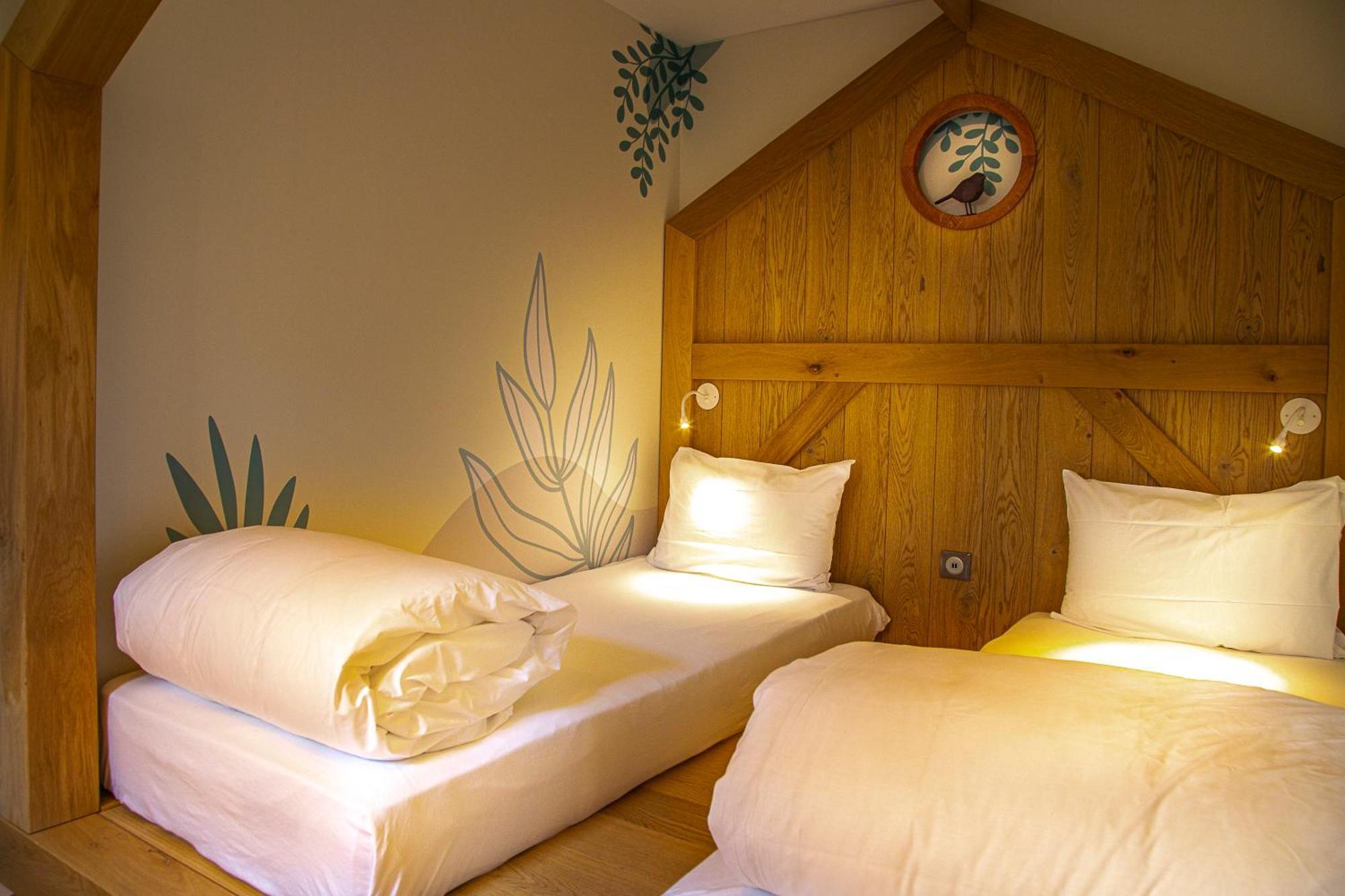 Hotel Ecolodgee Chasseneuil-du-Poitou Esterno foto