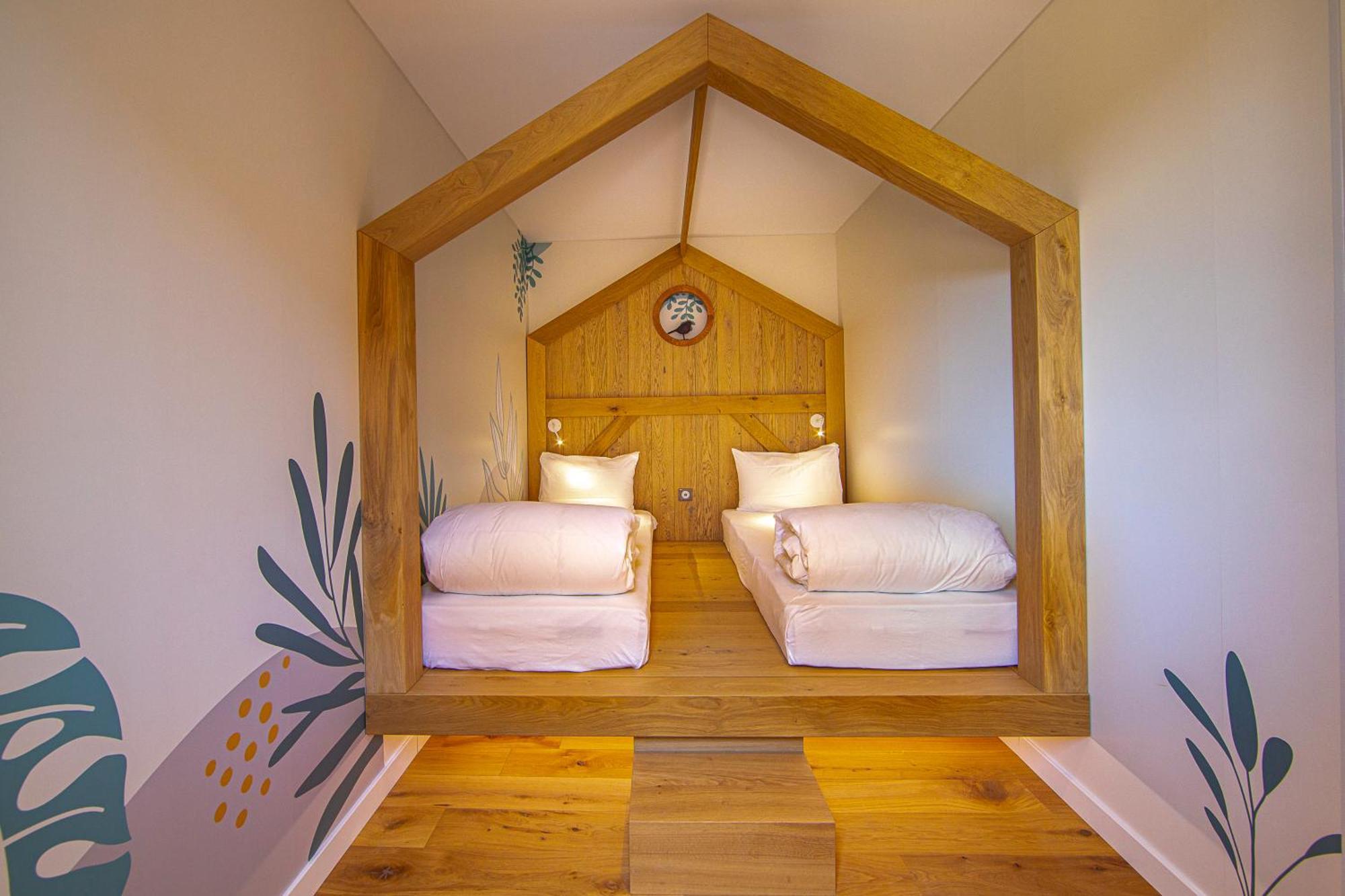 Hotel Ecolodgee Chasseneuil-du-Poitou Esterno foto