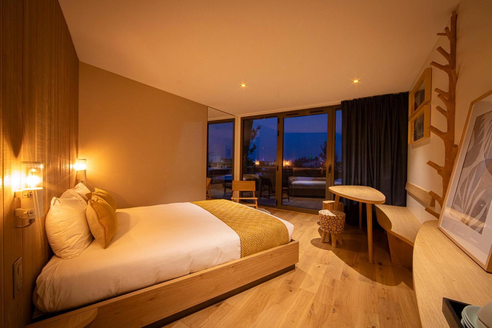 Hotel Ecolodgee Chasseneuil-du-Poitou Esterno foto